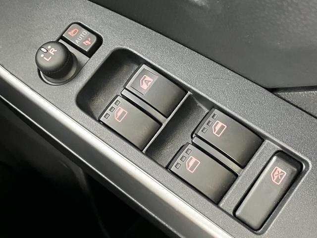 トールＧ　リミテッド２　ＳＡ３車検整備付・フルセグナビ・全周囲カメラ・クルーズコントロール・シートヒーター（東京都）の中古車