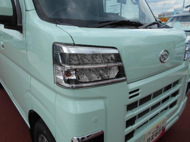 ハイゼットカーゴデラックス　４ＷＤ　ディスプレイオーディオ　ＥＴＣ車載器保証１年間距離無制限付き・４ＷＤ・ディスプレイオーディオ・バックカメラ・ドラレコ・リヤベンチシート・前席パワーウインドウ・キーフリーシステム（東京都）の中古車