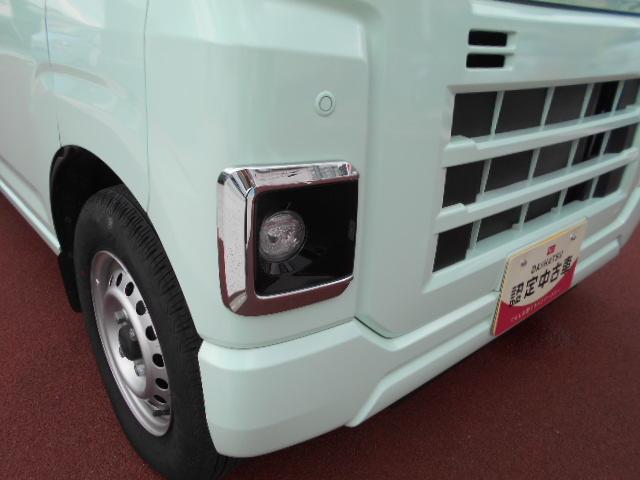 ハイゼットカーゴデラックス　４ＷＤ　ディスプレイオーディオ　ＥＴＣ車載器保証１年間距離無制限付き・４ＷＤ・ディスプレイオーディオ・バックカメラ・ドラレコ・リヤベンチシート・前席パワーウインドウ・キーフリーシステム（東京都）の中古車