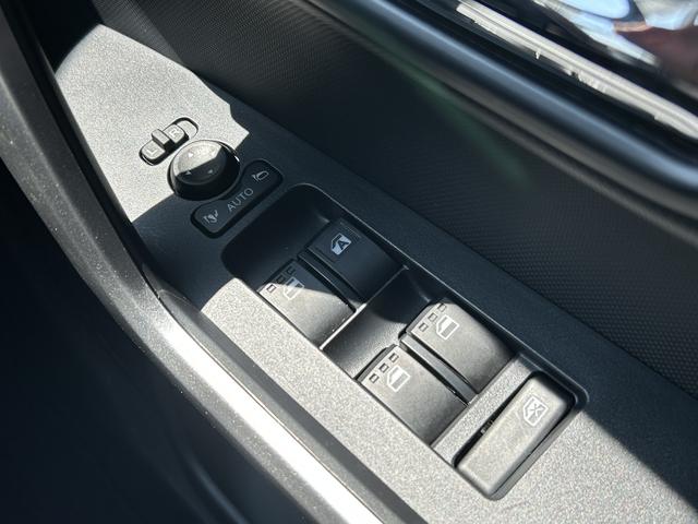 ロッキープレミアムＧ　ＨＥＶ９インチナビ・全周囲カメラ・クルーズコントロール・シートヒーター・電動パーキングブレーキ（東京都）の中古車