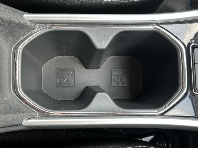 ロッキープレミアムＧ　ＨＥＶ９インチナビ・パノラマカメラ・ドラレクルーズコントロール・ＥＴＣ・シートヒーター（東京都）の中古車