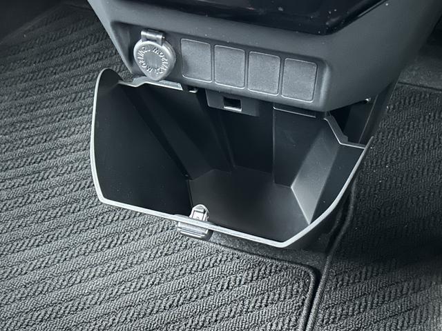 トールカスタムＧ　ディスプレイオーディオ　クルーズコントロール保証１年間距離無制限付き・９インチディスプレイオーディオ・全周囲カメラ・クルーズコントロール・両側電動スライドドア・電動パーキングブレーキ・キーフリーシステム・ＬＥＤヘッドランプ・コーナーセンサー（東京都）の中古車