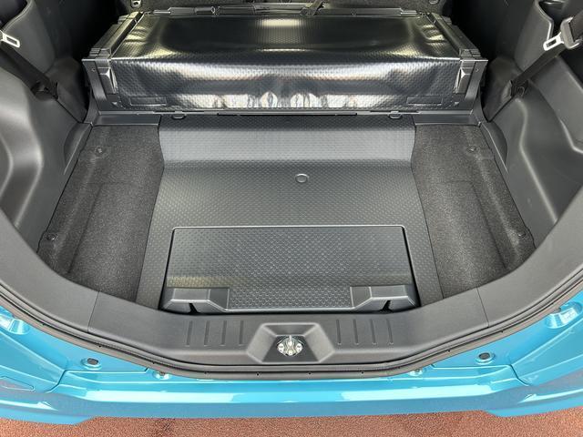 トールカスタムＧ　ディスプレイオーディオ　パノラマモニター保証１年間距離無制限付き・９インチディスプレイオーディオ・全周囲カメラ・クルーズコントロール・ＥＴＣ・両側電動スライドドア・電動パーキングブレーキ・キーフリーシステム・ＬＥＤヘッドランプ（東京都）の中古車