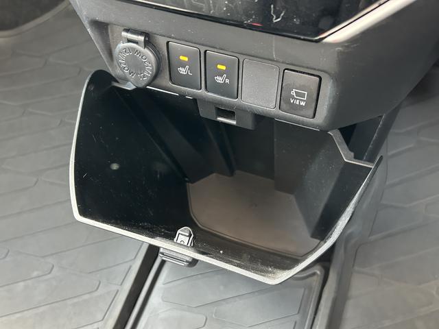 トールカスタムＧリミテッドＳＡ３　９インチナビ　ＥＴＣ　ドラレコ保証１年間距離無制限付き・車券整備付・フルセグナビ・クルーズコントロール・ドラレコ・全周囲カメラ・ＥＴＣ・シートヒーター・両側電動スライドドア・オートライト・ＬＥＤヘッドランプ・ＬＥＤフォグランプ（東京都）の中古車