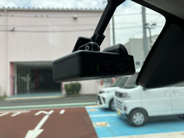 トールカスタムＧ　ターボ　ＳＡIII　ナビ　後席モニター保証　まごころ保証　１年間・走行距離無制限付き（東京都）の中古車
