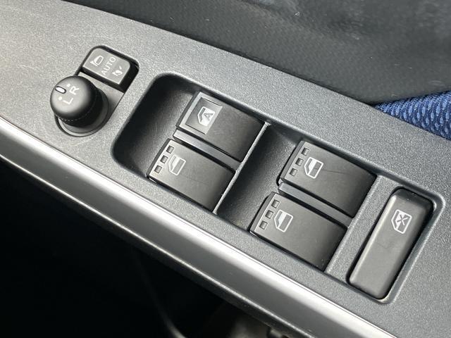 トールカスタムＧ　ターボ　ＳＡIII　ナビ　後席モニター保証　まごころ保証　１年間・走行距離無制限付き（東京都）の中古車