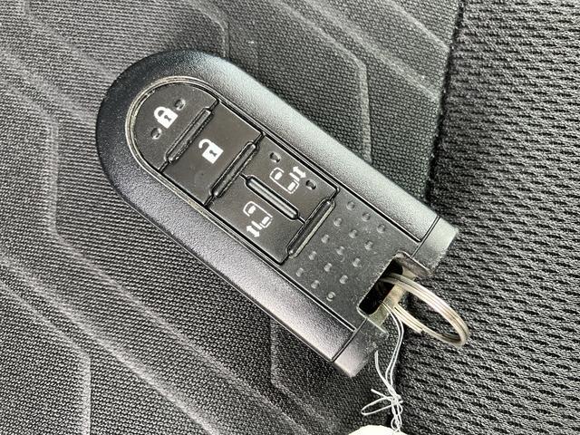 トールカスタムＧ　ターボ　ＳＡIII　ナビ　後席モニター保証　まごころ保証　１年間・走行距離無制限付き（東京都）の中古車