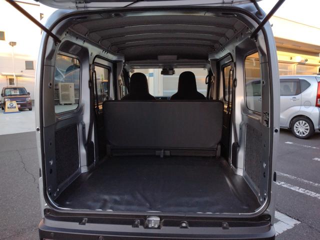 ハイゼットカーゴＤＸサポカーＳワイド適合　ラジオ　エアコン　アクセサリーソケット　コーナーセンサー　アイドリングストップ　光軸調整ダイヤル　横滑り防止機能　誤発進抑制機能　パワーウインドウ　キーレス（神奈川県）の中古車