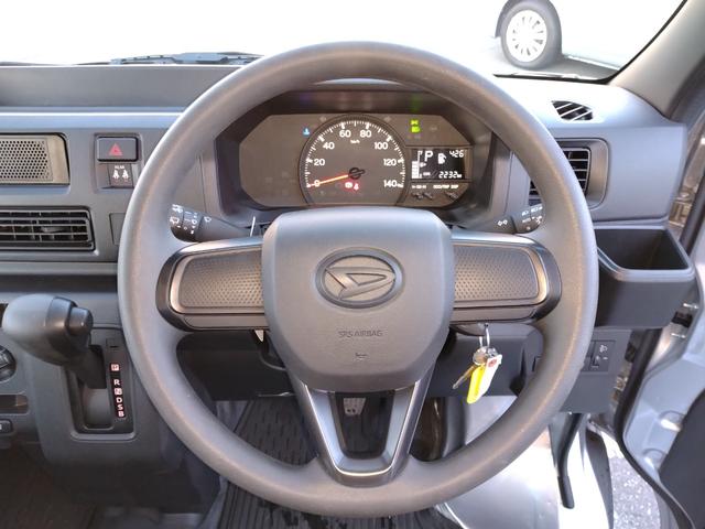 ハイゼットカーゴＤＸサポカーＳワイド適合　ラジオ　エアコン　アクセサリーソケット　コーナーセンサー　アイドリングストップ　光軸調整ダイヤル　横滑り防止機能　誤発進抑制機能　パワーウインドウ　キーレス（神奈川県）の中古車