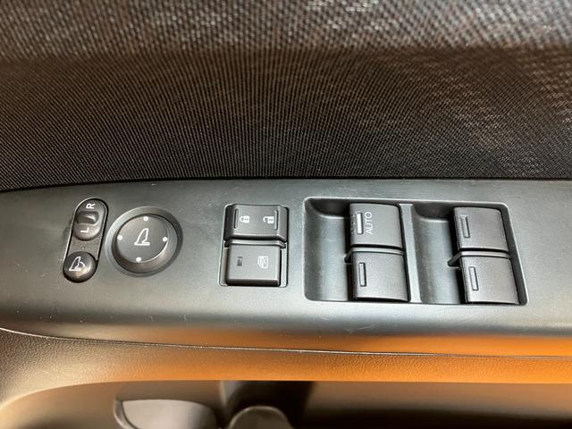 Ｎ−ＢＯＸカスタムＧ・ターボＡパッケージ衝突被害軽減ブレーキシステム　デイライト　両側オートスライドドア　Ｂカメラ　クルーズコントロール　ステアリングスイッチ　パドルシフト　Ｐスタート　ＥＴＣ　電動格納ミラー　キーフリー（神奈川県）の中古車