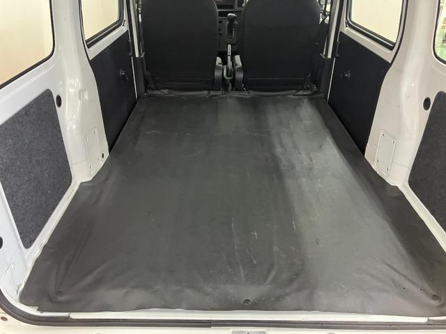 ハイゼットカーゴ２シータークリーンＳＡIIIサポカーＳワイド適合　ドラレコ　ラジオ　エアコン　アクセサリーソケット　アイドリングストップ　光軸調整ダイヤル　横滑り防止機能　誤発進抑制機能　オートハイビーム（神奈川県）の中古車