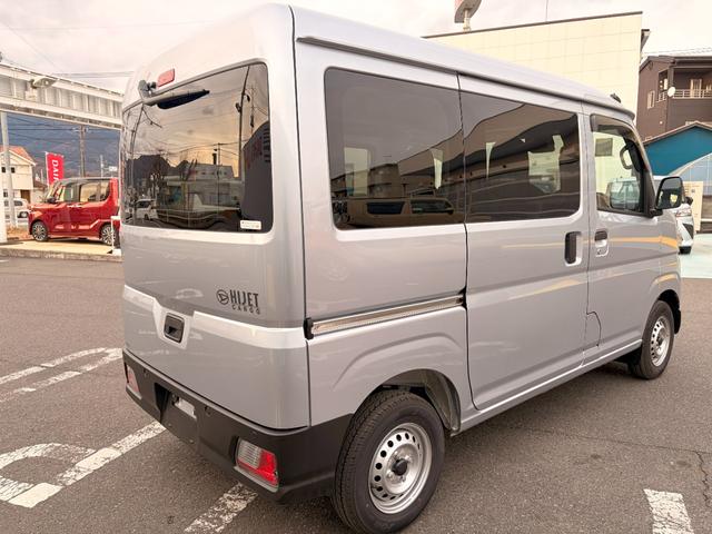 ハイゼットカーゴＤＸサポカーＳワイド適合　ラジオ　エアコン　アクセサリーソケット　コーナーセンサー　アイドリングストップ　光軸調整ダイヤル　横滑り防止機能　誤発進抑制機能　パワーウインドウ　キーレス（神奈川県）の中古車