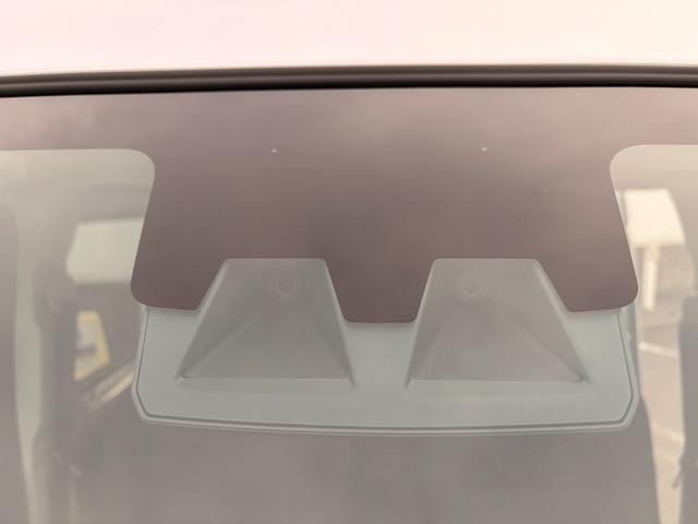 ハイゼットカーゴＤＸサポカーＳワイド適合　ラジオ　エアコン　アクセサリーソケット　コーナーセンサー　アイドリングストップ　光軸調整ダイヤル　横滑り防止機能　誤発進抑制機能　パワーウインドウ　キーレス（神奈川県）の中古車