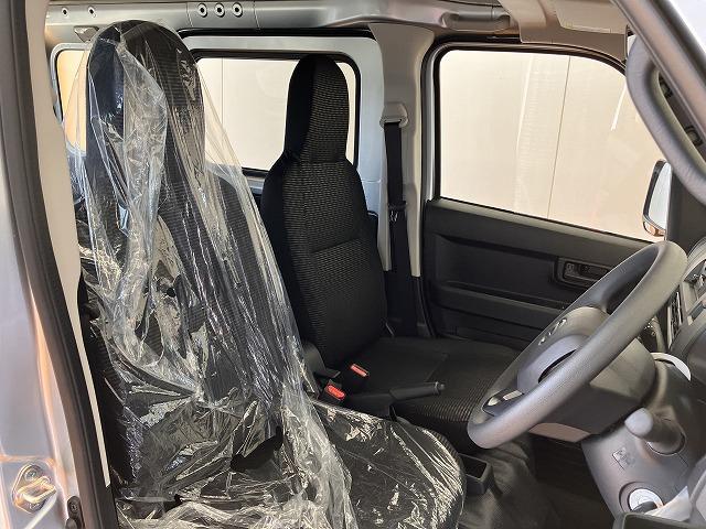 ハイゼットカーゴＤＸサポカーＳワイド適合　ラジオ　エアコン　アクセサリーソケット　コーナーセンサー　アイドリングストップ　光軸調整ダイヤル　横滑り防止機能　誤発進抑制機能　パワーウインドウ　キーレス（神奈川県）の中古車