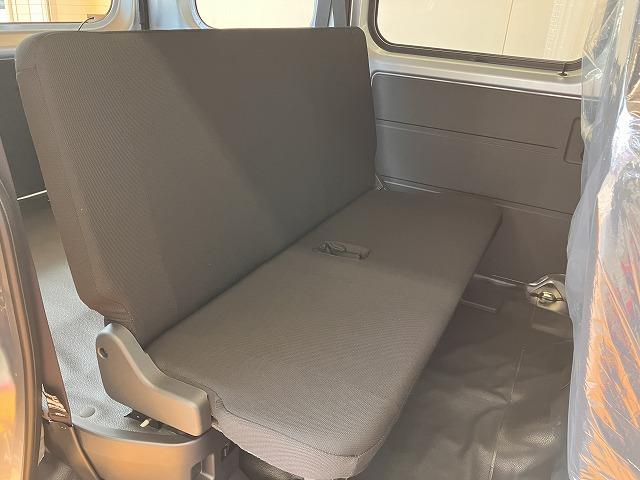 ハイゼットカーゴＤＸサポカーＳワイド適合　ラジオ　エアコン　アクセサリーソケット　コーナーセンサー　アイドリングストップ　光軸調整ダイヤル　横滑り防止機能　誤発進抑制機能　パワーウインドウ　キーレス（神奈川県）の中古車