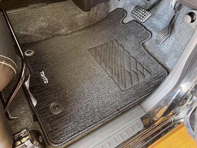 タントカスタムＲＳ　トップエディションＳＡIII　ナビ　ＢカメラサポカーＳワイド適合　ミラクルオープンドア　両側オートスライドドア　ナビ　Ｂカメラ　ＥＴＣ　アイドリングストップ　ステアリングスイッチ　シートヒーター　オートエアコン　コーナーセンサー　キーフリー（神奈川県）の中古車