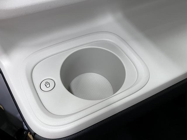 ムーヴキャンバスストライプスGサポカーSワイド適合 Bカメラ USB接続端子 電動パーキングブレーキ シートヒーター ホッとカップホルダー 両側オートスライドドア ステアリングスイッチ Pスタート コーナーセンサー キーフリー(神奈川県)の中古車
