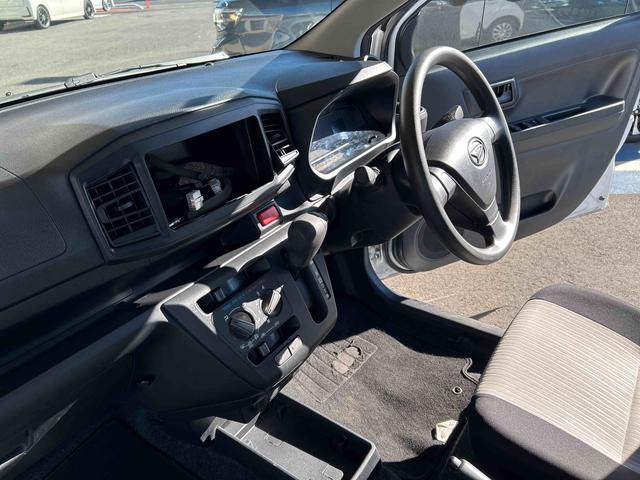 ミライースＬ　走行８６６２キロ　当店デモカーアップ　オプションカラー一年保証・走行距離無制限　助手席エアバック　純正カーペットマット　クリアランスソナー　オートライト　アイドリングストップ　オートハイビーム（埼玉県）の中古車