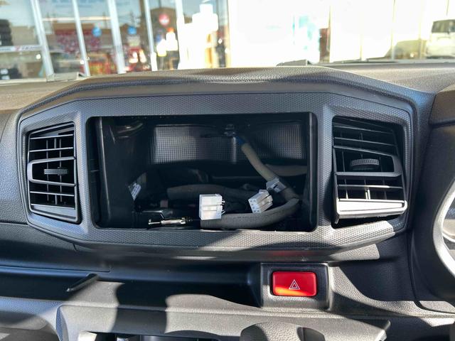 ミライースＬ　走行８６６２キロ　当店デモカーアップ　オプションカラー一年保証・走行距離無制限　助手席エアバック　純正カーペットマット　クリアランスソナー　オートライト　アイドリングストップ　オートハイビーム（埼玉県）の中古車