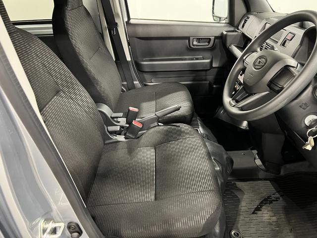 ハイゼットカーゴＤＸ　走行２５６３キロ／クリアランスソナー一年保証・走行距離無制限　走行３２７３キロ　助手席エアバック　オートライト　オートマチックハイビーム　クリアランスソナー　アイドリングストップ（埼玉県）の中古車