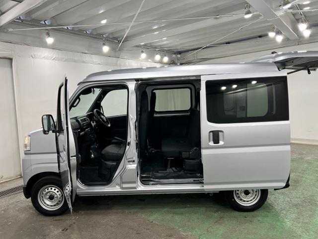 ハイゼットカーゴＤＸ　走行２５６３キロ／クリアランスソナー一年保証・走行距離無制限　走行３２７３キロ　助手席エアバック　オートライト　オートマチックハイビーム　クリアランスソナー　アイドリングストップ（埼玉県）の中古車