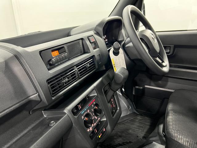 ハイゼットカーゴＤＸ　走行２５６３キロ／クリアランスソナー一年保証・走行距離無制限　走行３２７３キロ　助手席エアバック　オートライト　オートマチックハイビーム　クリアランスソナー　アイドリングストップ（埼玉県）の中古車