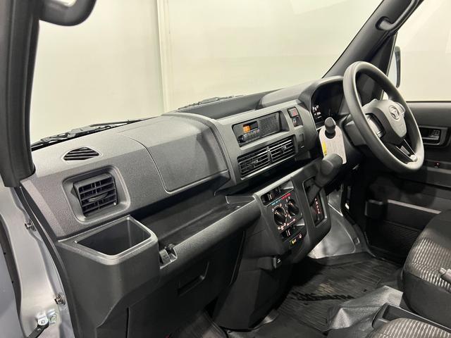 ハイゼットカーゴＤＸ　走行２５６３キロ／クリアランスソナー一年保証・走行距離無制限　走行３２７３キロ　助手席エアバック　オートライト　オートマチックハイビーム　クリアランスソナー　アイドリングストップ（埼玉県）の中古車