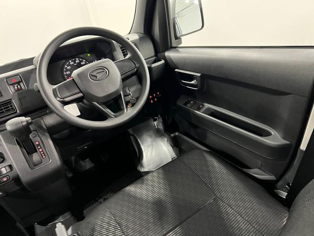 ハイゼットカーゴＤＸ　走行２５６３キロ／クリアランスソナー一年保証・走行距離無制限　走行３２７３キロ　助手席エアバック　オートライト　オートマチックハイビーム　クリアランスソナー　アイドリングストップ（埼玉県）の中古車