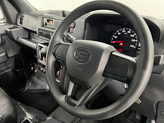 ハイゼットカーゴＤＸ　走行２５６３キロ／クリアランスソナー一年保証・走行距離無制限　走行３２７３キロ　助手席エアバック　オートライト　オートマチックハイビーム　クリアランスソナー　アイドリングストップ（埼玉県）の中古車