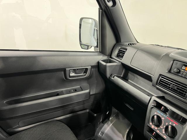 ハイゼットカーゴＤＸ　走行２５６３キロ／クリアランスソナー一年保証・走行距離無制限　走行３２７３キロ　助手席エアバック　オートライト　オートマチックハイビーム　クリアランスソナー　アイドリングストップ（埼玉県）の中古車