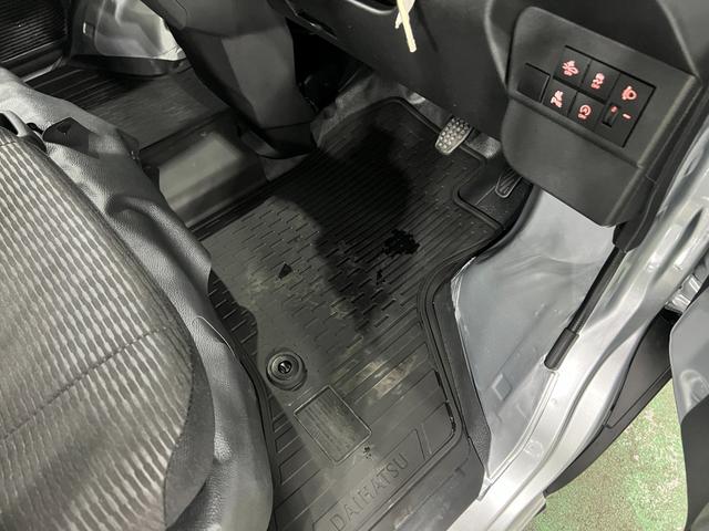 ハイゼットカーゴＤＸ　走行８９キロ／クリアランスソナー／純正カーペットマット保証１年間・距離無制限付き（埼玉県）の中古車