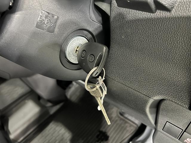 ハイゼットカーゴＤＸ　走行８９キロ／クリアランスソナー／純正カーペットマット保証１年間・距離無制限付き（埼玉県）の中古車