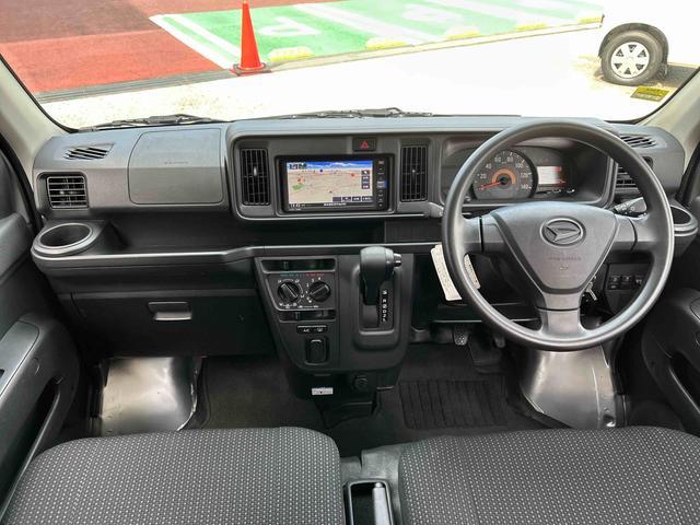 ハイゼットカーゴＤＸ　７インチメモリーナビ　バックカメラ　ＥＴＣ車載器保証１年間距離無制限付き　オーバーヘッドシェルフ　前席パワーウインドウ　アイドリングストップ　キーレスエントリー　純正ナビゲーション　ＥＴＣ車載器　リヤベンチシート（東京都）の中古車