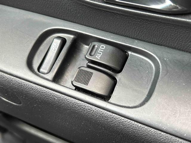 ハイゼットカーゴＤＸ　７インチメモリーナビ　バックカメラ　ＥＴＣ車載器保証１年間距離無制限付き　オーバーヘッドシェルフ　前席パワーウインドウ　アイドリングストップ　キーレスエントリー　純正ナビゲーション　ＥＴＣ車載器　リヤベンチシート（東京都）の中古車