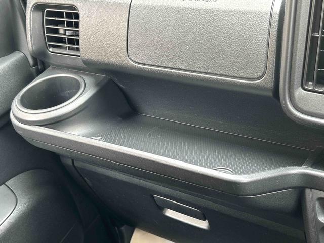 ハイゼットカーゴＤＸ　７インチメモリーナビ　バックカメラ　ＥＴＣ車載器保証１年間距離無制限付き　オーバーヘッドシェルフ　前席パワーウインドウ　アイドリングストップ　キーレスエントリー　純正ナビゲーション　ＥＴＣ車載器　リヤベンチシート（東京都）の中古車