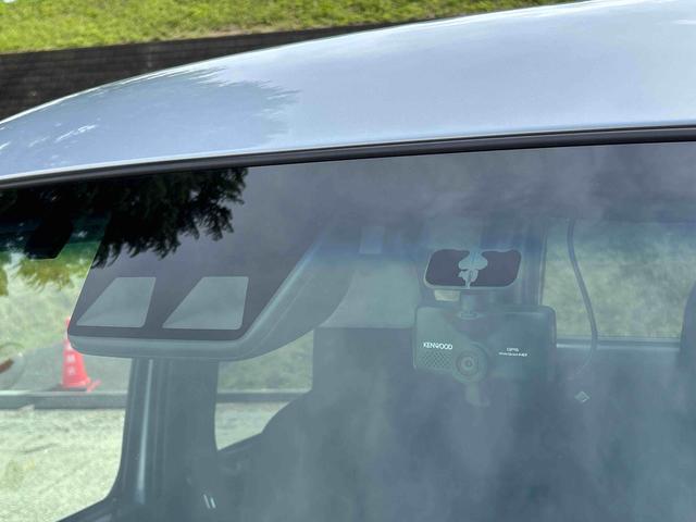 ハイゼットカーゴＤＸ　７インチメモリーナビ　バックカメラ　ＥＴＣ車載器保証１年間距離無制限付き　オーバーヘッドシェルフ　前席パワーウインドウ　アイドリングストップ　キーレスエントリー　純正ナビゲーション　ＥＴＣ車載器　リヤベンチシート（東京都）の中古車