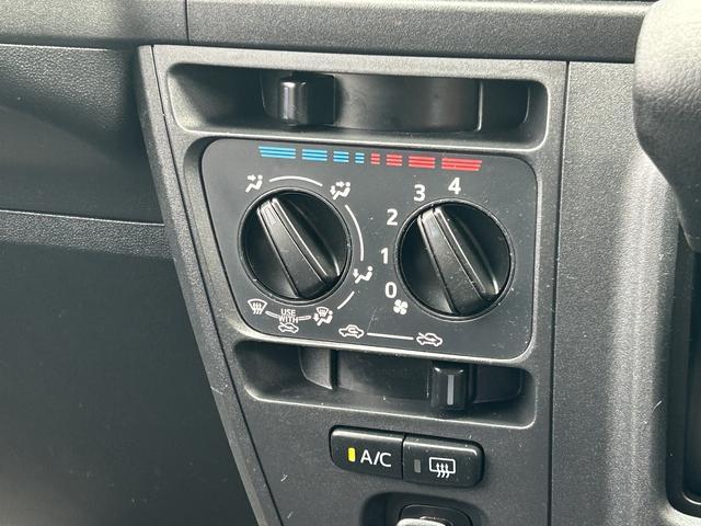 ハイゼットカーゴデラックス　純正７インチナビ　リヤベンチシート保証　新車保証・まごころ保証　１年間・走行距離無制限付き　純正７インチナビ　Ｂｌｕｅｔｏｏｔｈ接続　リヤベンチシート　前席パワーウインドウ　リヤソナーセンサー　マニュアルエアコン（東京都）の中古車