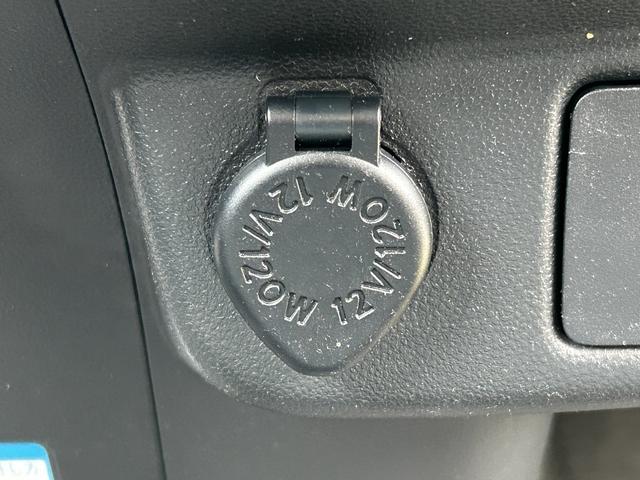 ハイゼットカーゴデラックス　純正７インチナビ　リヤベンチシート保証　新車保証・まごころ保証　１年間・走行距離無制限付き　純正７インチナビ　Ｂｌｕｅｔｏｏｔｈ接続　リヤベンチシート　前席パワーウインドウ　リヤソナーセンサー　マニュアルエアコン（東京都）の中古車