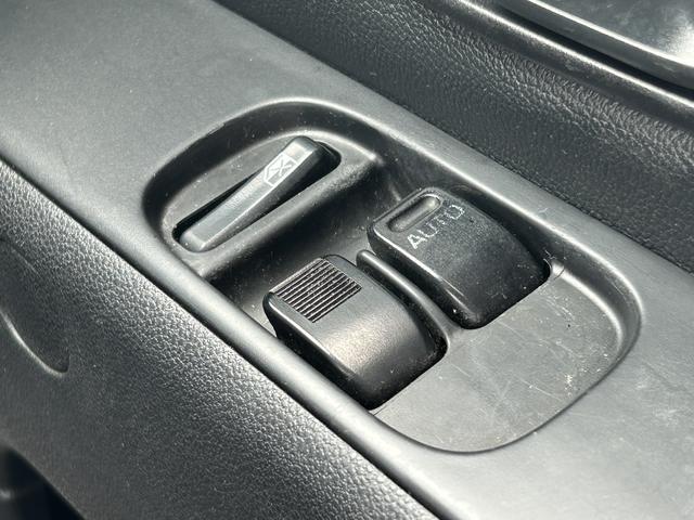 ハイゼットカーゴデラックス　純正７インチナビ　リヤベンチシート保証　新車保証・まごころ保証　１年間・走行距離無制限付き　純正７インチナビ　Ｂｌｕｅｔｏｏｔｈ接続　リヤベンチシート　前席パワーウインドウ　リヤソナーセンサー　マニュアルエアコン（東京都）の中古車