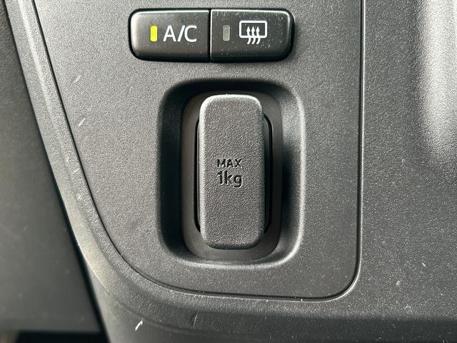 ハイゼットカーゴデラックス　純正７インチナビ　リヤベンチシート保証　新車保証・まごころ保証　１年間・走行距離無制限付き　純正７インチナビ　Ｂｌｕｅｔｏｏｔｈ接続　リヤベンチシート　前席パワーウインドウ　リヤソナーセンサー　マニュアルエアコン（東京都）の中古車