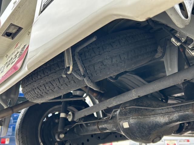 ハイゼットカーゴデラックス　純正７インチナビ　リヤベンチシート保証　新車保証・まごころ保証　１年間・走行距離無制限付き　純正７インチナビ　Ｂｌｕｅｔｏｏｔｈ接続　リヤベンチシート　前席パワーウインドウ　リヤソナーセンサー　マニュアルエアコン（東京都）の中古車