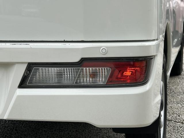 ハイゼットカーゴデラックス　純正７インチナビ　リヤベンチシート保証　新車保証・まごころ保証　１年間・走行距離無制限付き　純正７インチナビ　Ｂｌｕｅｔｏｏｔｈ接続　リヤベンチシート　前席パワーウインドウ　リヤソナーセンサー　マニュアルエアコン（東京都）の中古車