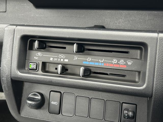 ハイゼットトラックスタンダード　４ＷＤ　５速マニュアル車まごころ保証　１年間・走行距離無制限付き　４ＷＤ　５速マニュアル車　マニュアルエアコン　パワーステアリング　１２ｖアクセサリーソケット（東京都）の中古車