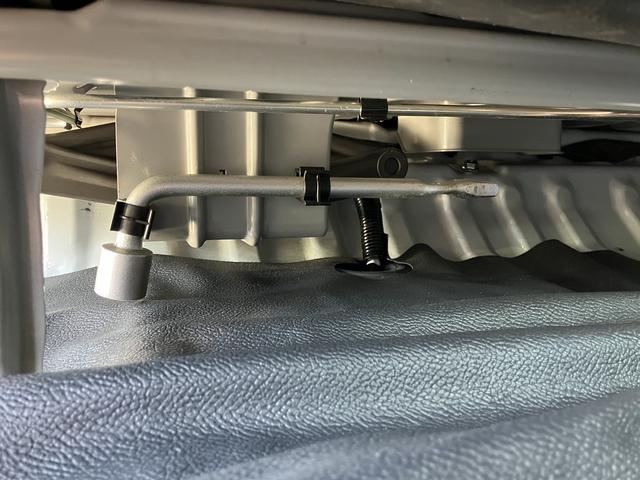ハイゼットカーゴクルーズＳＡIII　４ＷＤ　ナビ　ＥＴＣ　ドラレコ保証　新車保証・まごころ保証　１年間・走行距離無制限付き　純正７インチナビ　ＥＴＣ車載器　ドライレコーダー　４ＷＤ　バックカメラ　リヤベンチシート　キーレスエントリー（東京都）の中古車