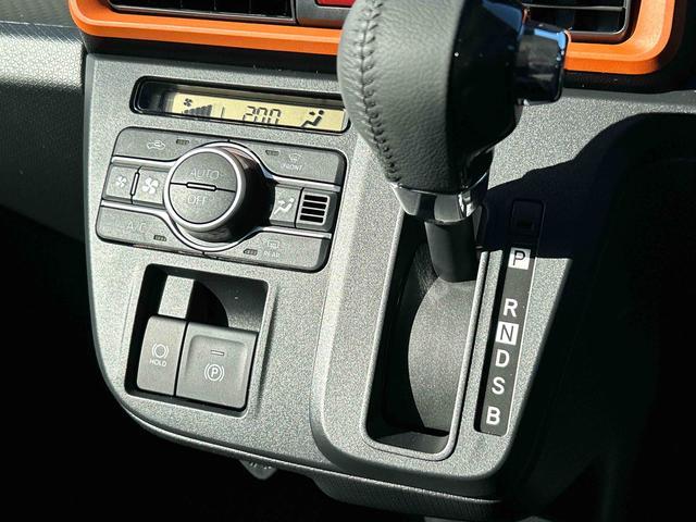 タントファンクロスターボ　届出済み未使用車　ディスプレイオーディオ保証　新車保証・まごころ保証　１年間・走行距離無制限付き　電動パーキングブレーキ　両側電動スライドドア　前席シートヒーター　コーナーセンサー　キーフリーシステム　シートバックテーブル（東京都）の中古車