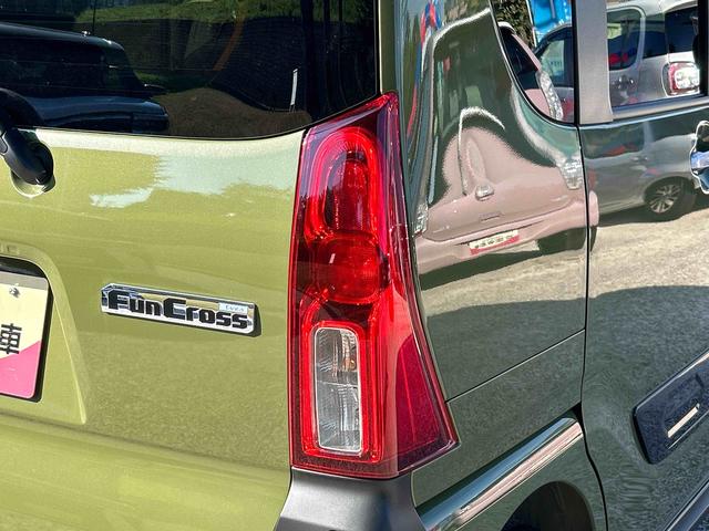 タントファンクロスターボ　届出済み未使用車　ディスプレイオーディオ保証　新車保証・まごころ保証　１年間・走行距離無制限付き　電動パーキングブレーキ　両側電動スライドドア　前席シートヒーター　コーナーセンサー　キーフリーシステム　シートバックテーブル（東京都）の中古車