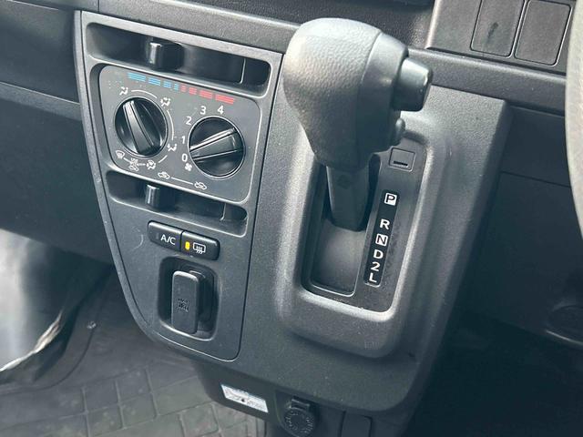 ハイゼットカーゴデラックス　ＥＴＣ車載器　リヤベンチシート保証　まごころ保証　１年間・走行距離無制限付き　リヤベンチシート　前席パワーウインドウ　キーレスエントリー　ＥＴＣ車載器　リヤソナーセンサー　ＡＭ／ＦＭラジオ　エアコン（東京都）の中古車