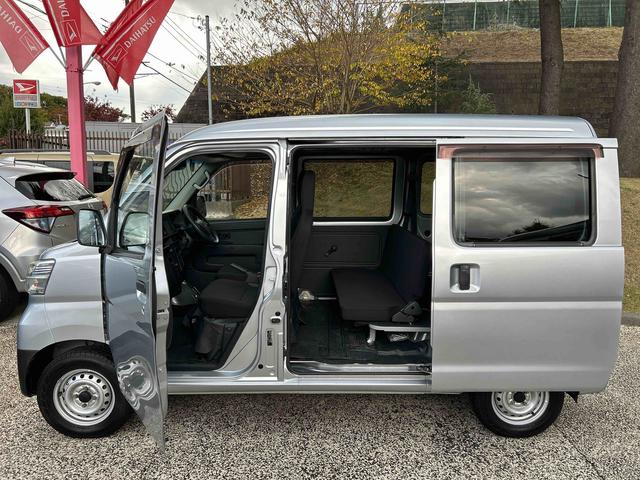 ハイゼットカーゴデラックス　ＥＴＣ車載器　リヤベンチシート保証　まごころ保証　１年間・走行距離無制限付き　リヤベンチシート　前席パワーウインドウ　キーレスエントリー　ＥＴＣ車載器　リヤソナーセンサー　ＡＭ／ＦＭラジオ　エアコン（東京都）の中古車