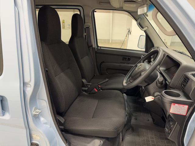 ハイゼットカーゴスローパー　福祉車両　ＡＭ／ＦＭラジオ　キーレス保証　新車保証・まごころ保証　１年間・走行距離無制限付き　ＡＭ／ＦＭラジオ　キーレスエントリー　パワーウインドウ　電動格納ドアミラー　マニュアルエアコン　アイドリングストップ（東京都）の中古車