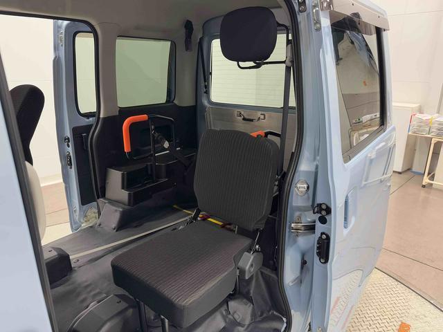 ハイゼットカーゴスローパー　福祉車両　ＡＭ／ＦＭラジオ　キーレス保証　新車保証・まごころ保証　１年間・走行距離無制限付き　ＡＭ／ＦＭラジオ　キーレスエントリー　パワーウインドウ　電動格納ドアミラー　マニュアルエアコン　アイドリングストップ（東京都）の中古車